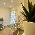 Apartment Vesuvio Rainbow Fly *