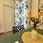 Apartment Vesuvio Rainbow Fly