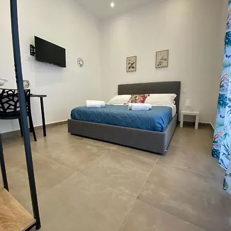 Vesuvio Rainbow Fly Apartment