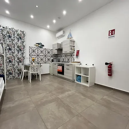 Vesuvio Rainbow Fly *