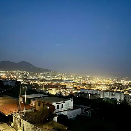 Vesuvio Rainbow Fly 公寓 *