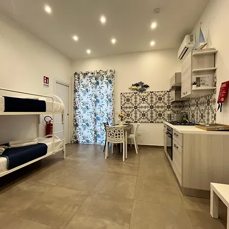 Vesuvio Rainbow Fly نابولي