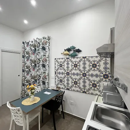 Vesuvio Rainbow Fly *